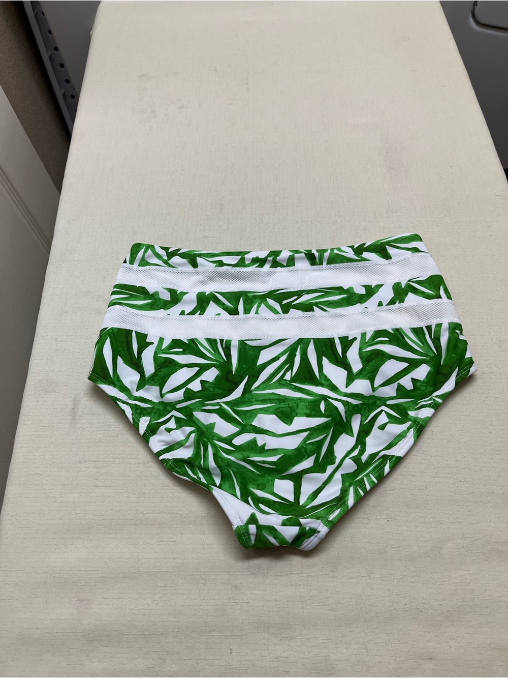 Athleta L palm high rise bikini bottom - Picture 5 of 10